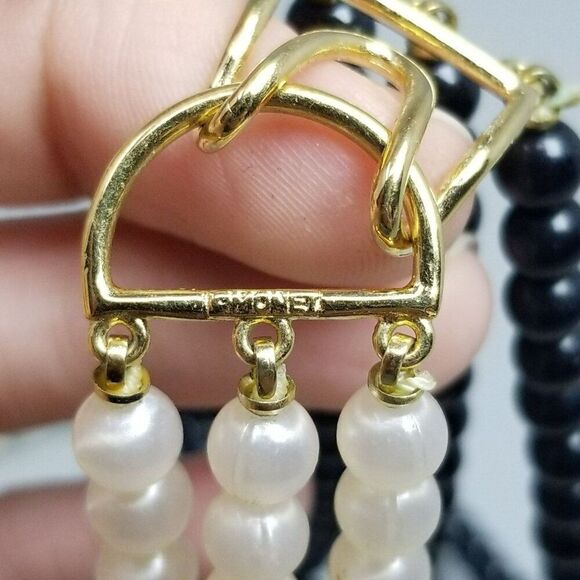 Vintage Monet Black and Cream Necklace 3 Multi Strands Black Faux Pearls, Signed - Picture 4 of 6